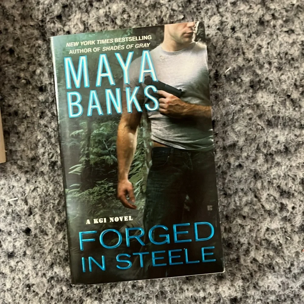Maya Bank's KGI romance thriller book bundle - Picture 3 of 6